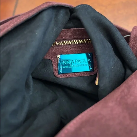 Anna Paola Chic Burgundy Suede Tote Bag - Picture 5 of 8